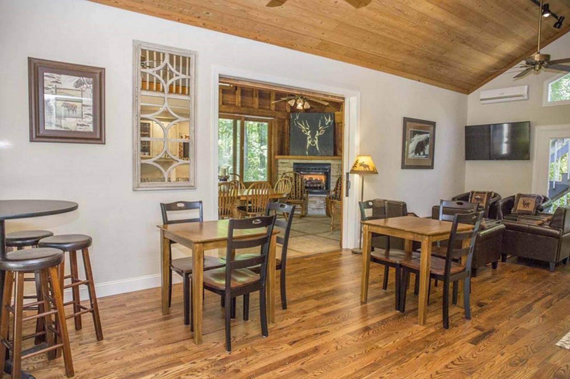 Brook Trout Inn Sapphire Екстериор снимка