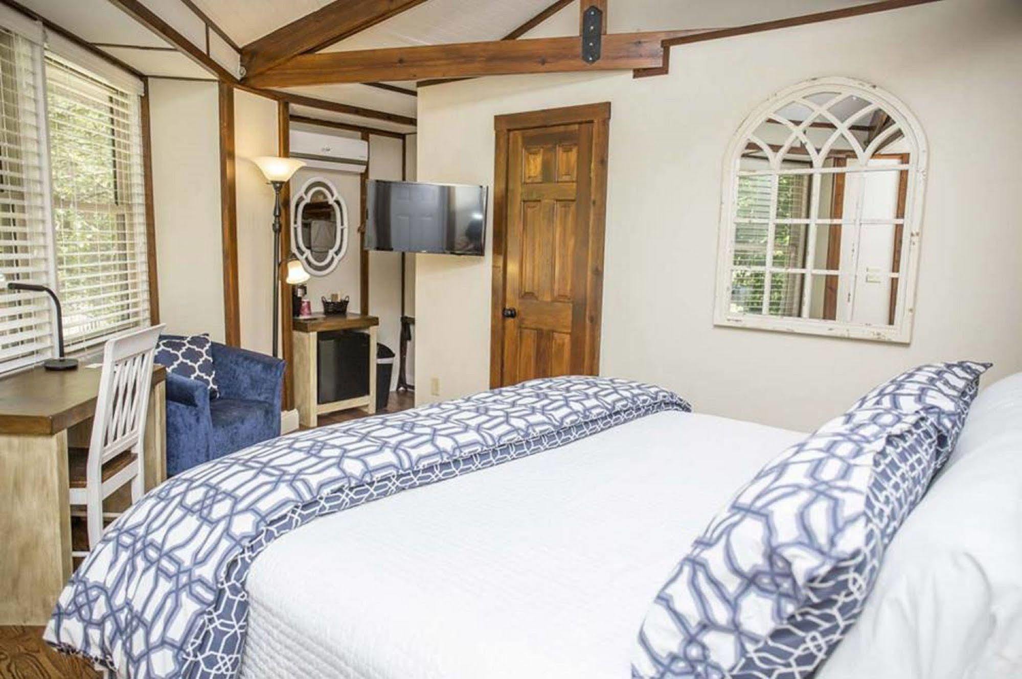 Brook Trout Inn Sapphire Екстериор снимка