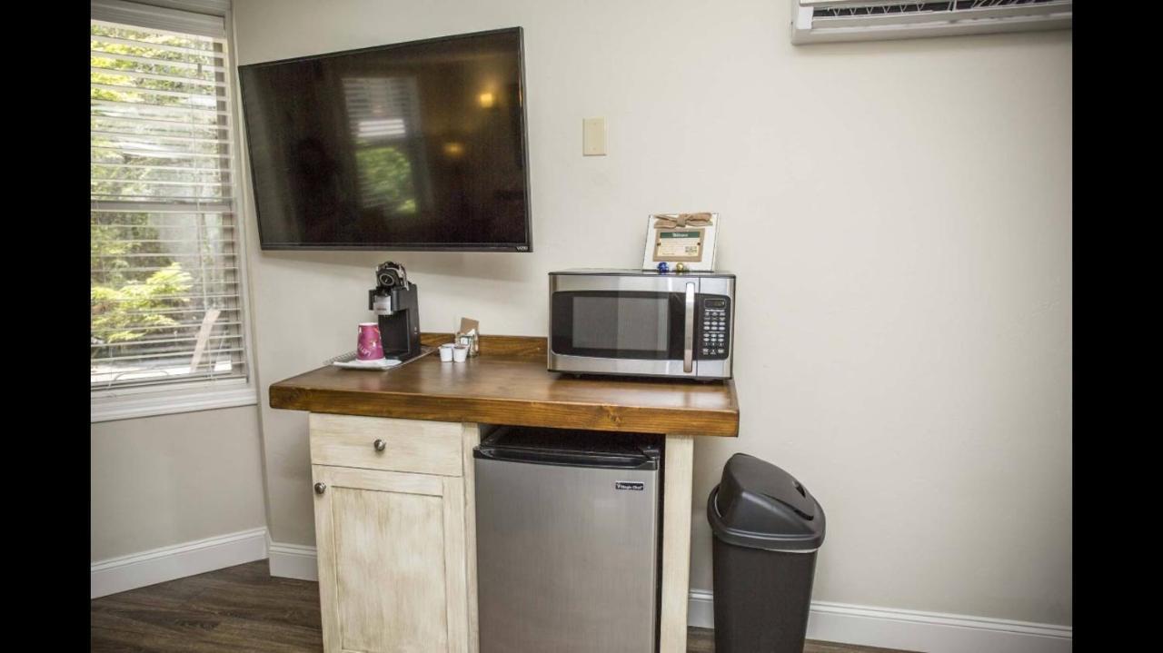 Brook Trout Inn Sapphire Екстериор снимка